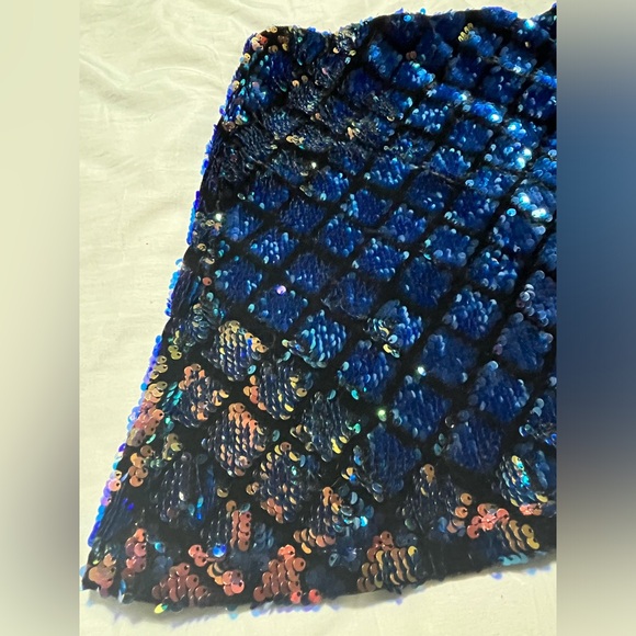 Urban Outfitters Geo Pattern  Sequin mini skirt Size small - Picture 8 of 8